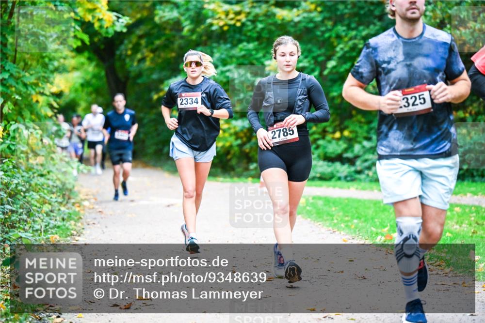 12.10.2025 - Bramfelder Halbmarathon 2025 Dr. Thomas Lammeyer http://msf.ph/oto/9348639 12.10.2025 10:28:02 Laufen 2334, 2785, 325 meine-sportfotos.de