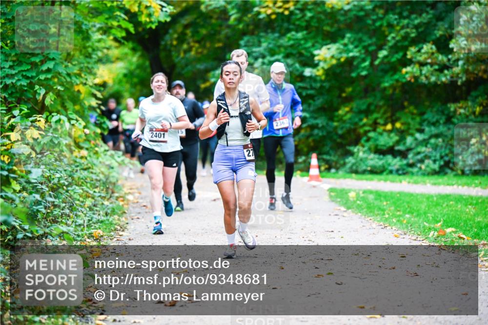 12.10.2025 - Bramfelder Halbmarathon 2025 Dr. Thomas Lammeyer http://msf.ph/oto/9348681 12.10.2025 10:28:11 Laufen 2401, 27, 2362 meine-sportfotos.de