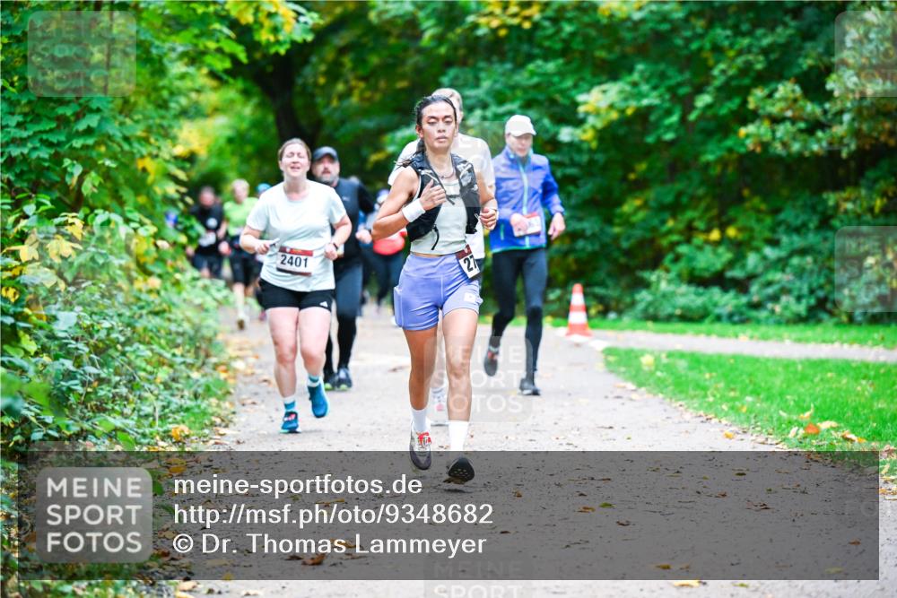 12.10.2025 - Bramfelder Halbmarathon 2025 Dr. Thomas Lammeyer http://msf.ph/oto/9348682 12.10.2025 10:28:11 Laufen 2401, 27 meine-sportfotos.de