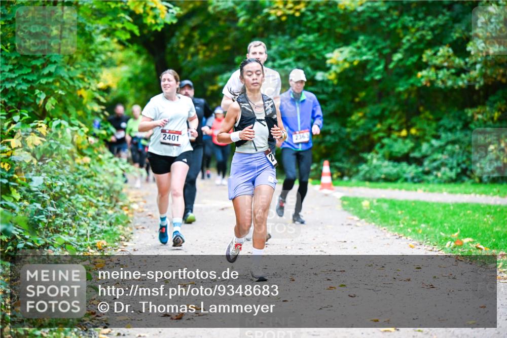 12.10.2025 - Bramfelder Halbmarathon 2025 Dr. Thomas Lammeyer http://msf.ph/oto/9348683 12.10.2025 10:28:11 Laufen 2401 meine-sportfotos.de