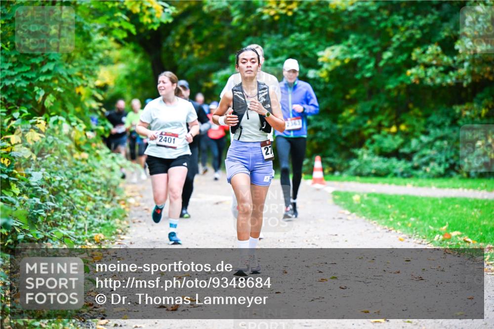 12.10.2025 - Bramfelder Halbmarathon 2025 Dr. Thomas Lammeyer http://msf.ph/oto/9348684 12.10.2025 10:28:11 Laufen 8, 0, 2401, 27, 2363 meine-sportfotos.de