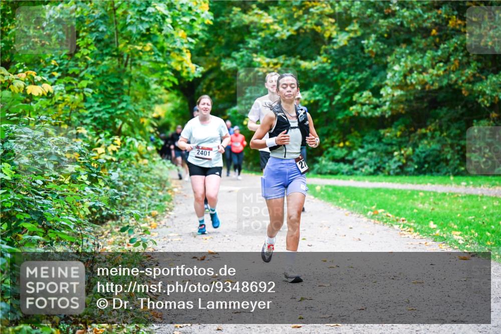 12.10.2025 - Bramfelder Halbmarathon 2025 Dr. Thomas Lammeyer http://msf.ph/oto/9348692 12.10.2025 10:28:13 Laufen 2401 meine-sportfotos.de