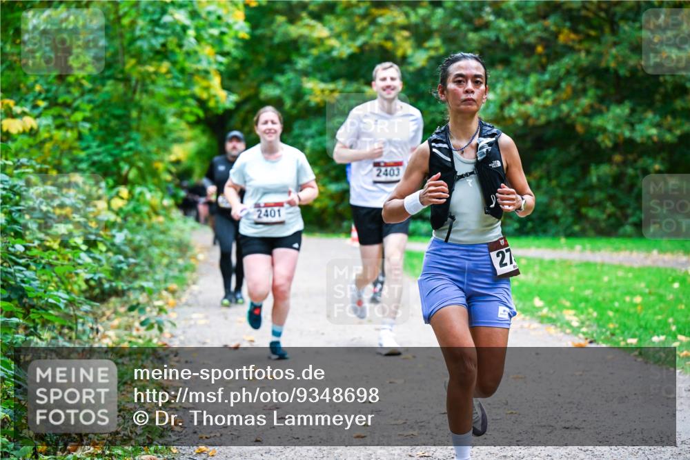 12.10.2025 - Bramfelder Halbmarathon 2025 Dr. Thomas Lammeyer http://msf.ph/oto/9348698 12.10.2025 10:28:14 Laufen 2401, 2403, 27 meine-sportfotos.de