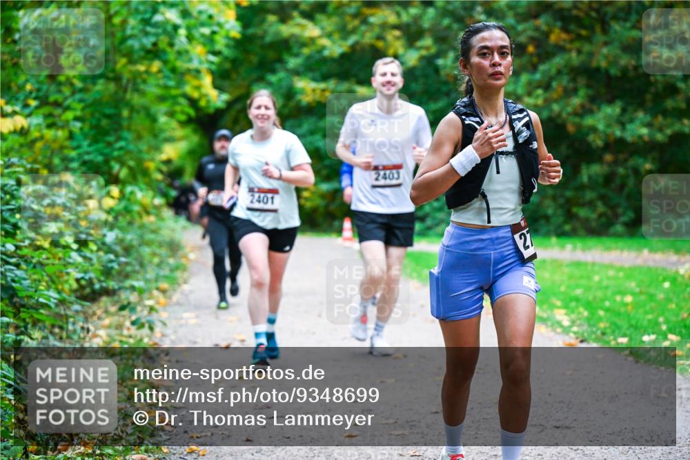 12.10.2025 - Bramfelder Halbmarathon 2025 Dr. Thomas Lammeyer http://msf.ph/oto/9348699 12.10.2025 10:28:14 Laufen 2401, 2403, 27 meine-sportfotos.de