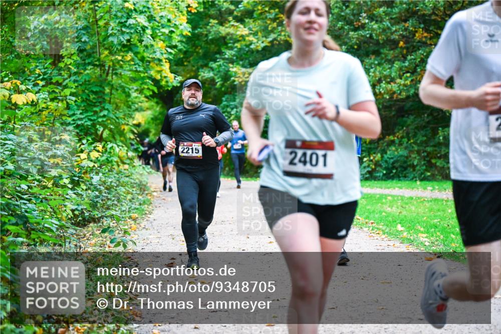 12.10.2025 - Bramfelder Halbmarathon 2025 Dr. Thomas Lammeyer http://msf.ph/oto/9348705 12.10.2025 10:28:15 Laufen 2215, 2401 meine-sportfotos.de