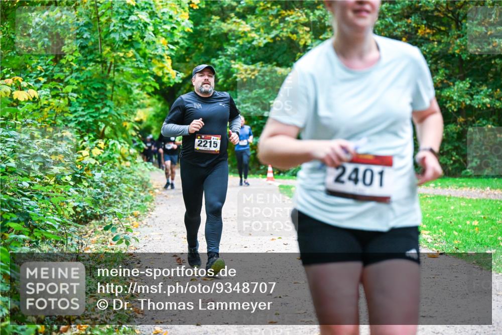 12.10.2025 - Bramfelder Halbmarathon 2025 Dr. Thomas Lammeyer http://msf.ph/oto/9348707 12.10.2025 10:28:15 Laufen 2215, 2401 meine-sportfotos.de
