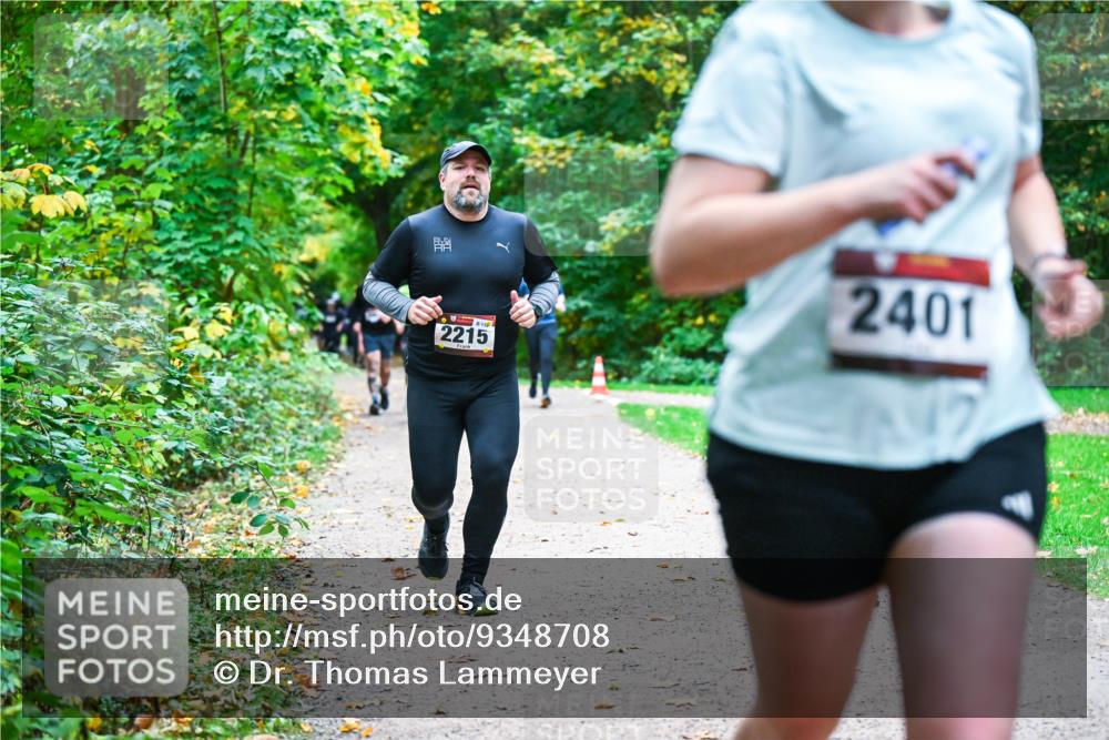 12.10.2025 - Bramfelder Halbmarathon 2025 Dr. Thomas Lammeyer http://msf.ph/oto/9348708 12.10.2025 10:28:16 Laufen 811, 2215, 2401 meine-sportfotos.de