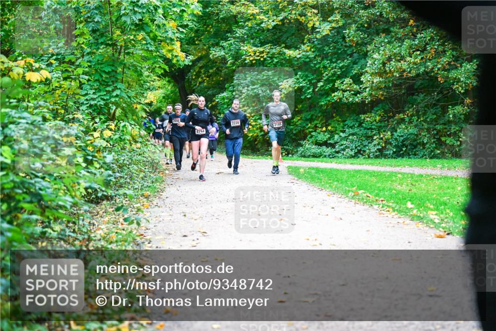 12.10.2025 - Bramfelder Halbmarathon 2025 Dr. Thomas Lammeyer http://msf.ph/oto/9348742 12.10.2025 10:28:25 Laufen 2744, 2220, 2185 meine-sportfotos.de