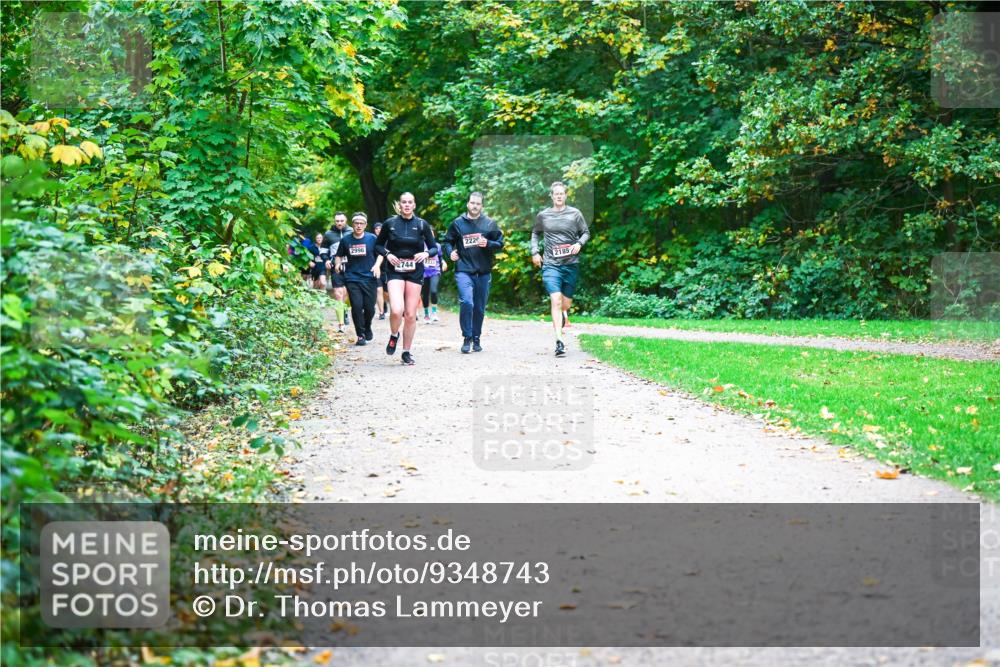 12.10.2025 - Bramfelder Halbmarathon 2025 Dr. Thomas Lammeyer http://msf.ph/oto/9348743 12.10.2025 10:28:25 Laufen 2744, 2220, 2185 meine-sportfotos.de