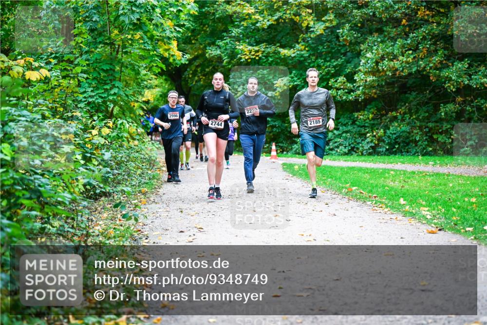 12.10.2025 - Bramfelder Halbmarathon 2025 Dr. Thomas Lammeyer http://msf.ph/oto/9348749 12.10.2025 10:28:27 Laufen 2996, 2744, 2263, 2185 meine-sportfotos.de