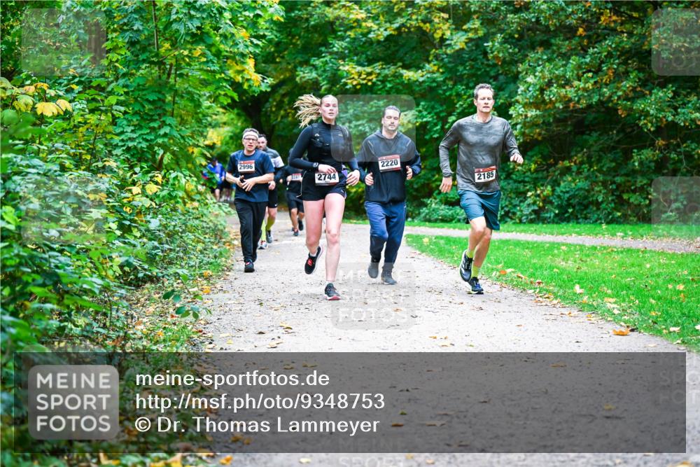 12.10.2025 - Bramfelder Halbmarathon 2025 Dr. Thomas Lammeyer http://msf.ph/oto/9348753 12.10.2025 10:28:28 Laufen 2996, 2744, 2220, 2185 meine-sportfotos.de