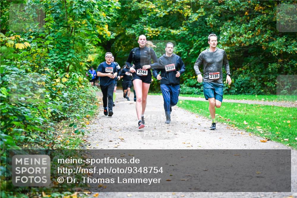 12.10.2025 - Bramfelder Halbmarathon 2025 Dr. Thomas Lammeyer http://msf.ph/oto/9348754 12.10.2025 10:28:28 Laufen 2996, 2220, 2744, 2185 meine-sportfotos.de