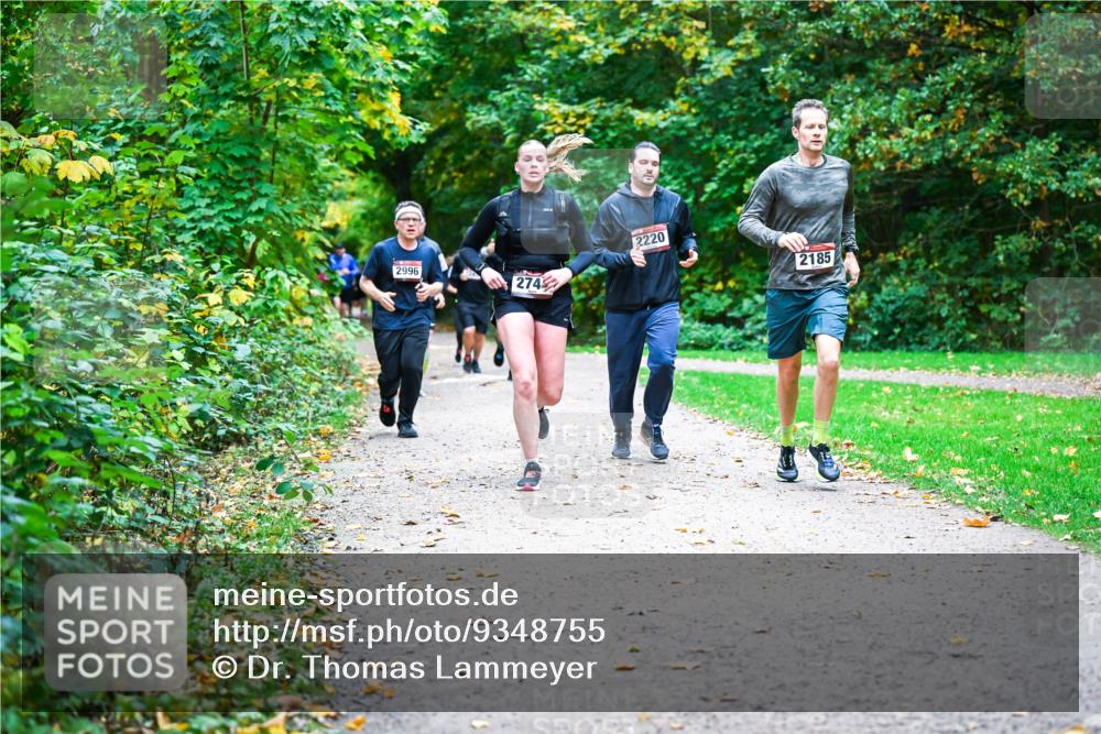 12.10.2025 - Bramfelder Halbmarathon 2025 Dr. Thomas Lammeyer http://msf.ph/oto/9348755 12.10.2025 10:28:28 Laufen 2996, 274, 2220, 2185 meine-sportfotos.de