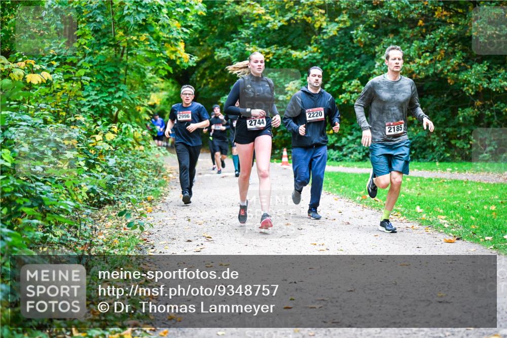 12.10.2025 - Bramfelder Halbmarathon 2025 Dr. Thomas Lammeyer http://msf.ph/oto/9348757 12.10.2025 10:28:29 Laufen 2996, 2220, 2744, 2185 meine-sportfotos.de