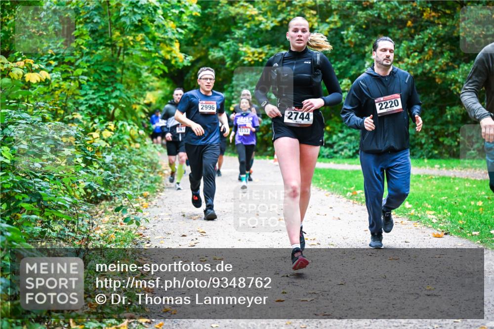 12.10.2025 - Bramfelder Halbmarathon 2025 Dr. Thomas Lammeyer http://msf.ph/oto/9348762 12.10.2025 10:28:30 Laufen 2996, 2744, 2220 meine-sportfotos.de