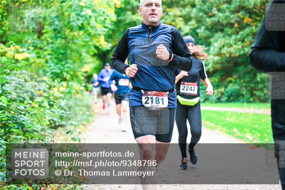12.10.2025 - Bramfelder Halbmarathon 2025 Dr. Thomas Lammeyer http://msf.ph/oto/9348796 12.10.2025 10:28:36 Laufen 34, 2181, 2242 meine-sportfotos.de