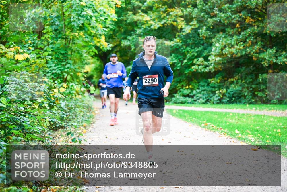 12.10.2025 - Bramfelder Halbmarathon 2025 Dr. Thomas Lammeyer http://msf.ph/oto/9348805 12.10.2025 10:28:38 Laufen 2290 meine-sportfotos.de