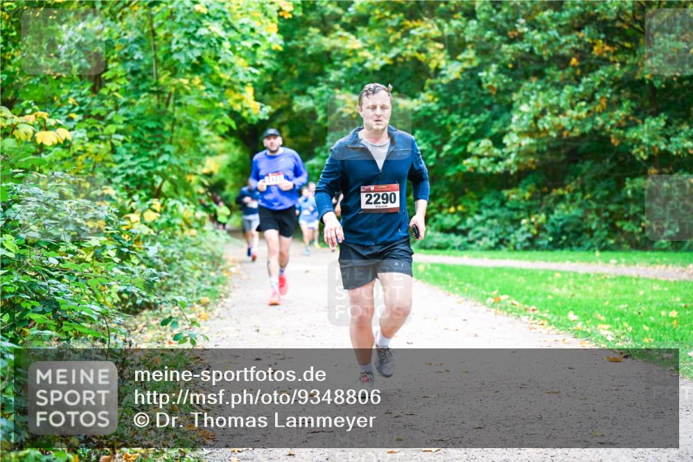 12.10.2025 - Bramfelder Halbmarathon 2025 Dr. Thomas Lammeyer http://msf.ph/oto/9348806 12.10.2025 10:28:38 Laufen 2290 meine-sportfotos.de