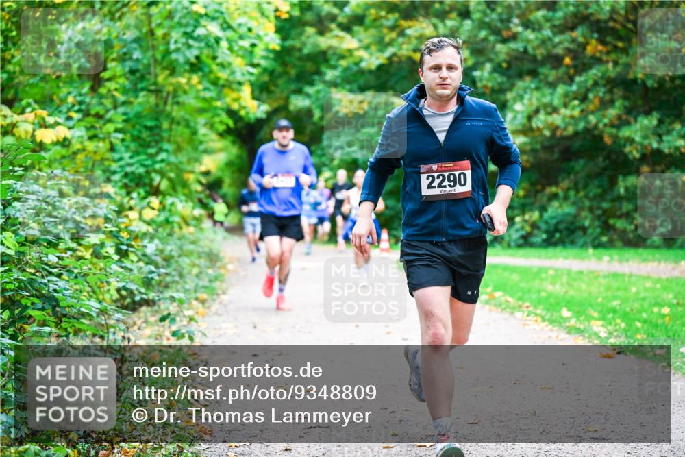 12.10.2025 - Bramfelder Halbmarathon 2025 Dr. Thomas Lammeyer http://msf.ph/oto/9348809 12.10.2025 10:28:39 Laufen 2290 meine-sportfotos.de