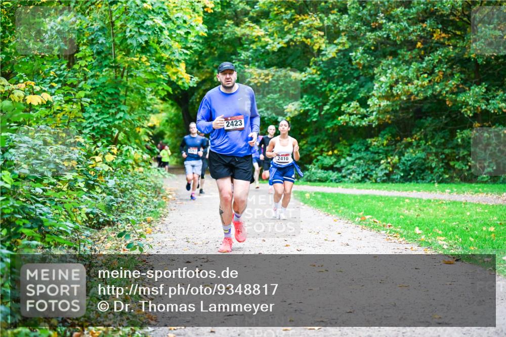 12.10.2025 - Bramfelder Halbmarathon 2025 Dr. Thomas Lammeyer http://msf.ph/oto/9348817 12.10.2025 10:28:40 Laufen 2241, 2423, 2410 meine-sportfotos.de
