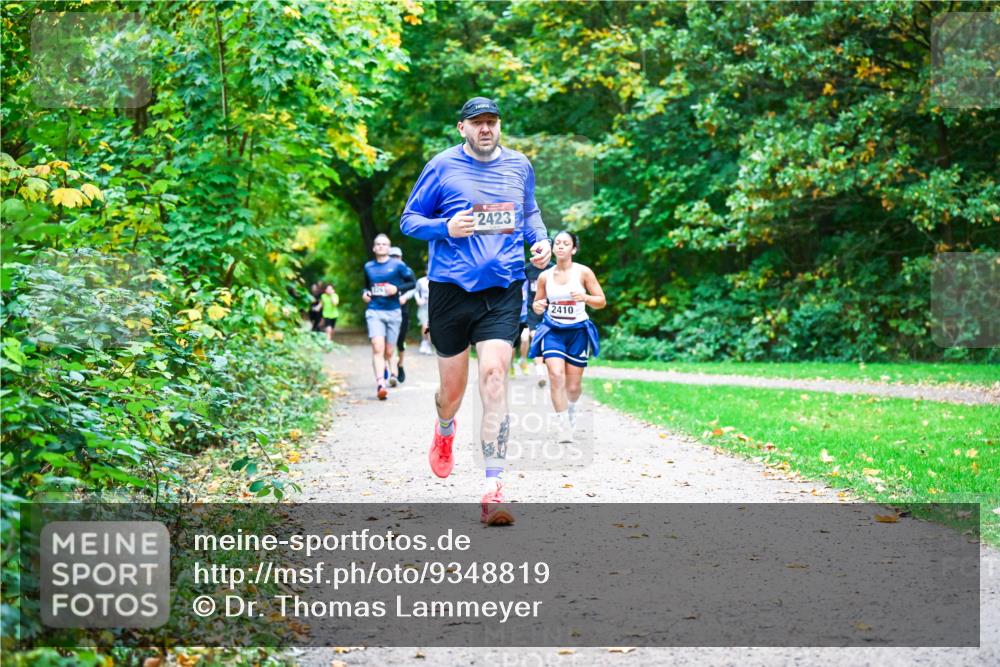 12.10.2025 - Bramfelder Halbmarathon 2025 Dr. Thomas Lammeyer http://msf.ph/oto/9348819 12.10.2025 10:28:40 Laufen 2423, 2410 meine-sportfotos.de