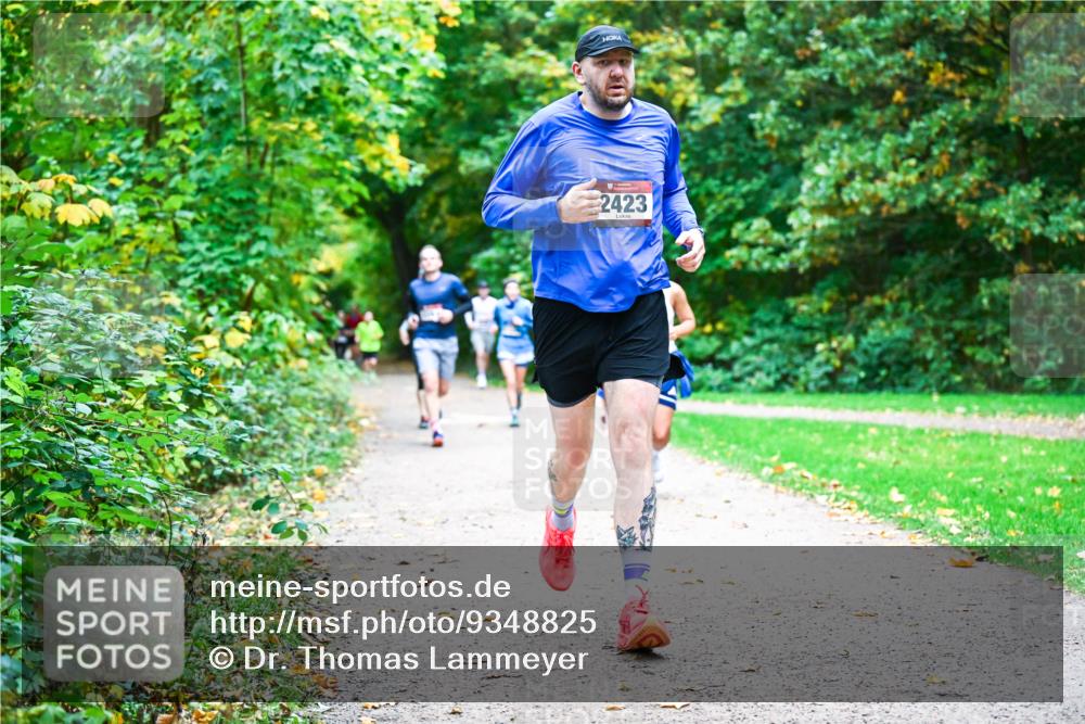 12.10.2025 - Bramfelder Halbmarathon 2025 Dr. Thomas Lammeyer http://msf.ph/oto/9348825 12.10.2025 10:28:41 Laufen 2423 meine-sportfotos.de
