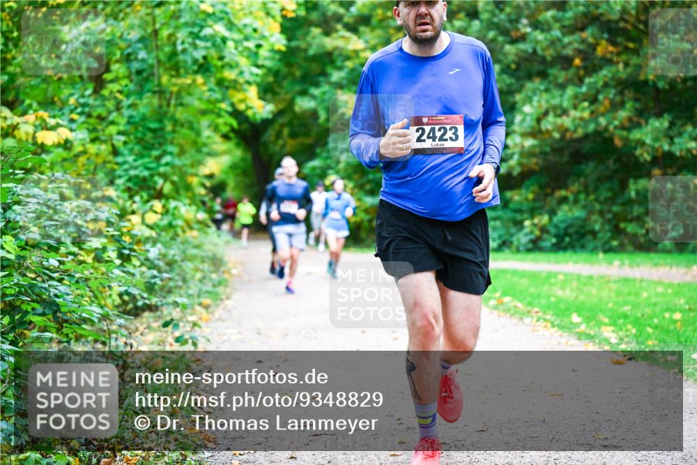 12.10.2025 - Bramfelder Halbmarathon 2025 Dr. Thomas Lammeyer http://msf.ph/oto/9348829 12.10.2025 10:28:42 Laufen 34, 2423 meine-sportfotos.de
