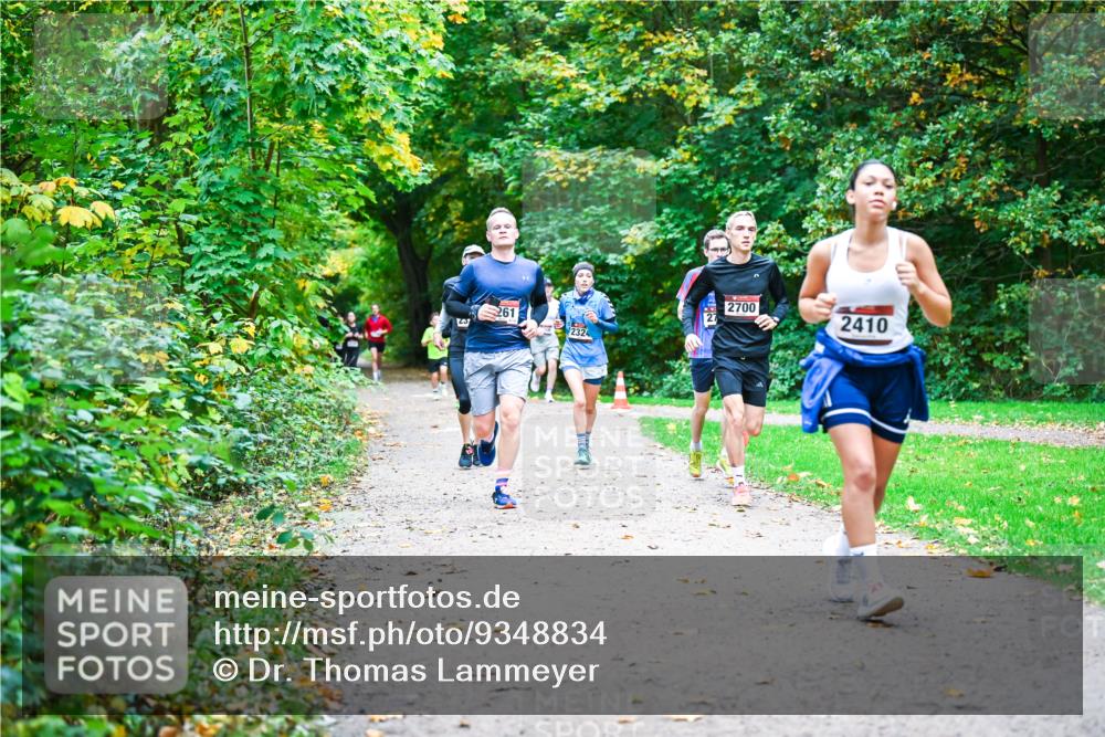 12.10.2025 - Bramfelder Halbmarathon 2025 Dr. Thomas Lammeyer http://msf.ph/oto/9348834 12.10.2025 10:28:43 Laufen 23, 261, 2324, 2700, 2410 meine-sportfotos.de