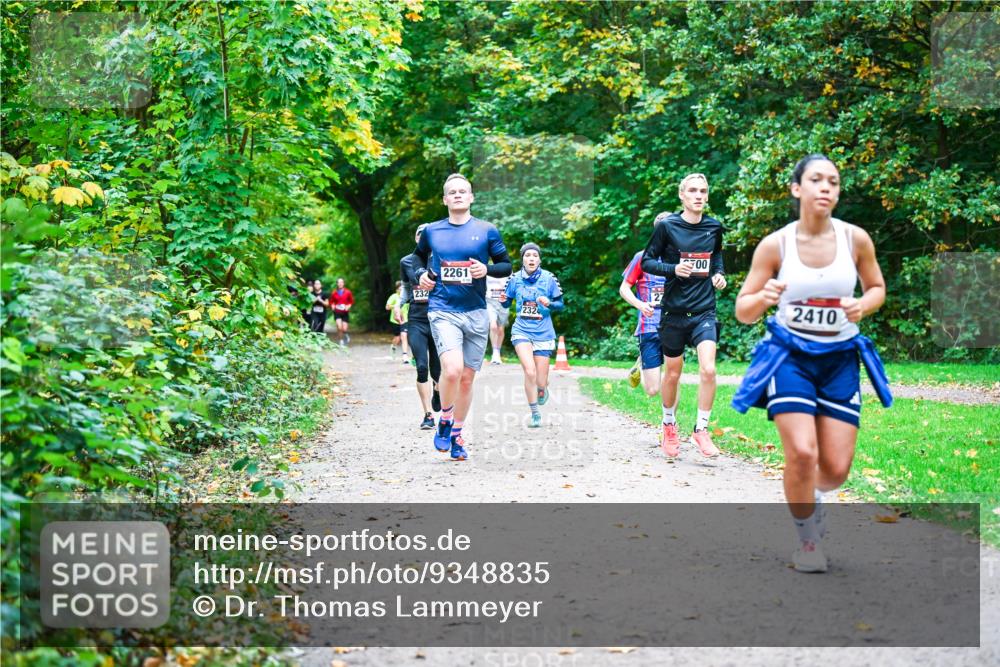 12.10.2025 - Bramfelder Halbmarathon 2025 Dr. Thomas Lammeyer http://msf.ph/oto/9348835 12.10.2025 10:28:43 Laufen 232, 2261, 232, 00, 2410 meine-sportfotos.de