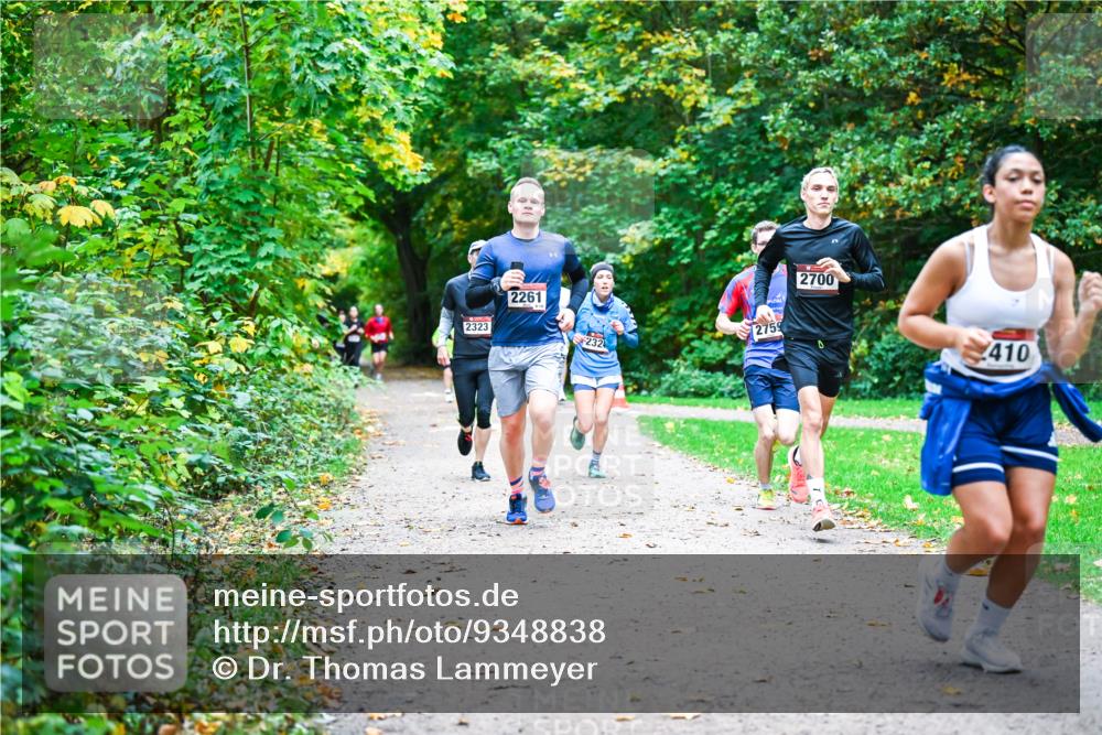 12.10.2025 - Bramfelder Halbmarathon 2025 Dr. Thomas Lammeyer http://msf.ph/oto/9348838 12.10.2025 10:28:44 Laufen 2261, 2323, 2759, 232, 2700, 410 meine-sportfotos.de