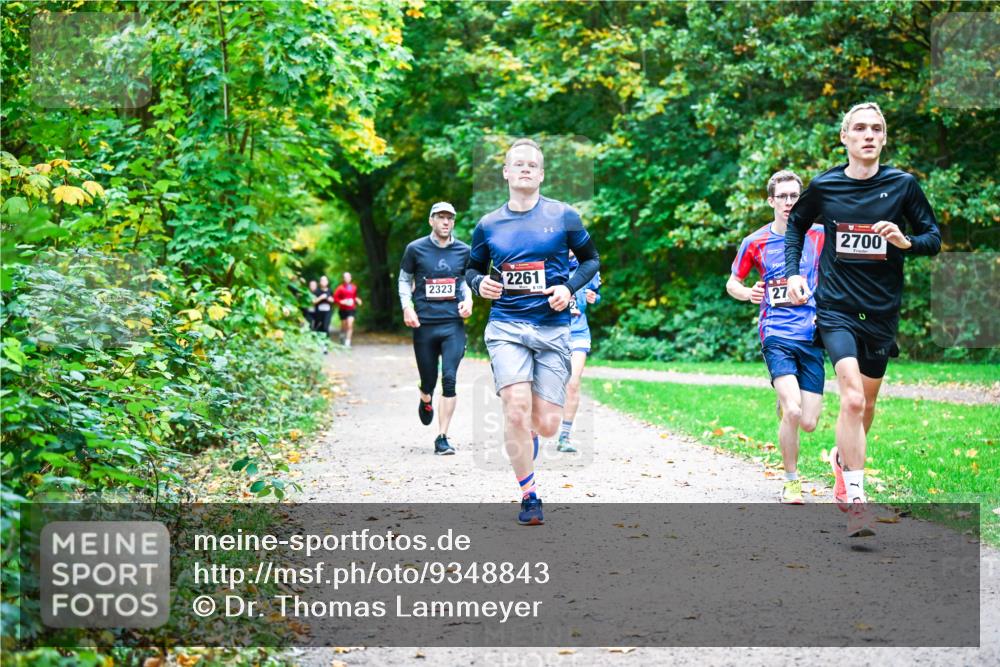 12.10.2025 - Bramfelder Halbmarathon 2025 Dr. Thomas Lammeyer http://msf.ph/oto/9348843 12.10.2025 10:28:44 Laufen 2261, 2323, 27, 2700 meine-sportfotos.de