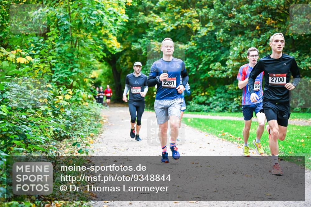 12.10.2025 - Bramfelder Halbmarathon 2025 Dr. Thomas Lammeyer http://msf.ph/oto/9348844 12.10.2025 10:28:45 Laufen 2323, 2261, 59, 2700 meine-sportfotos.de
