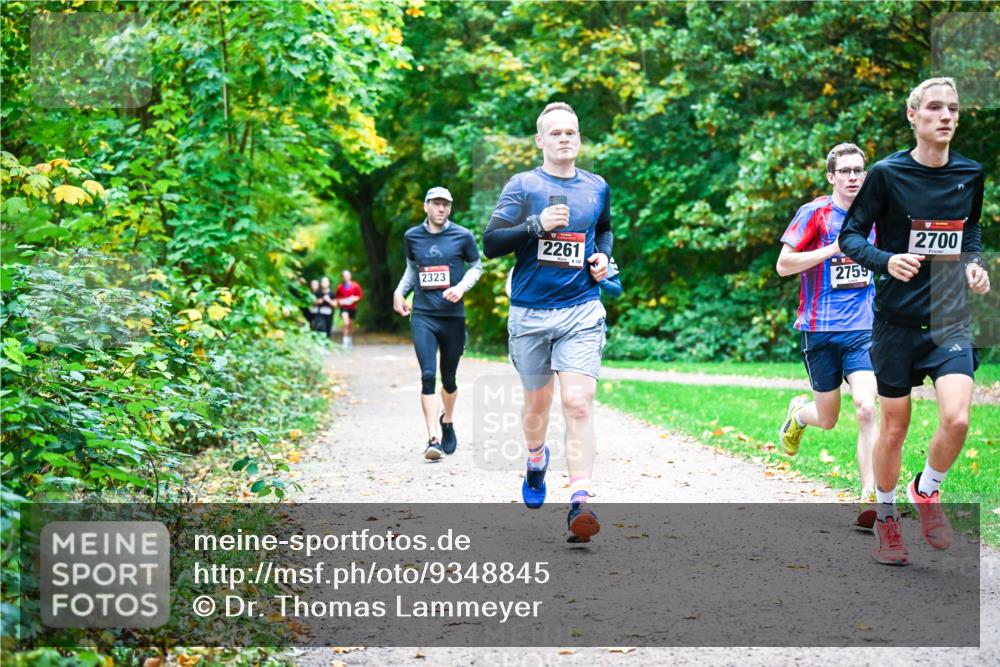 12.10.2025 - Bramfelder Halbmarathon 2025 Dr. Thomas Lammeyer http://msf.ph/oto/9348845 12.10.2025 10:28:45 Laufen 2323, 2261, 2759, 2700 meine-sportfotos.de