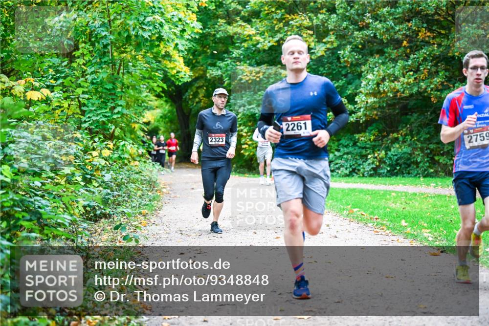 12.10.2025 - Bramfelder Halbmarathon 2025 Dr. Thomas Lammeyer http://msf.ph/oto/9348848 12.10.2025 10:28:45 Laufen 2323, 2261, 2759 meine-sportfotos.de