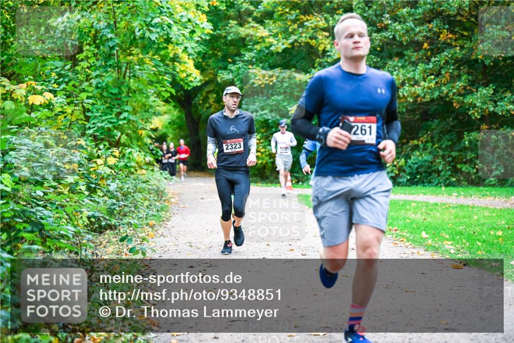 12.10.2025 - Bramfelder Halbmarathon 2025 Dr. Thomas Lammeyer http://msf.ph/oto/9348851 12.10.2025 10:28:46 Laufen 8, 261, 2323 meine-sportfotos.de