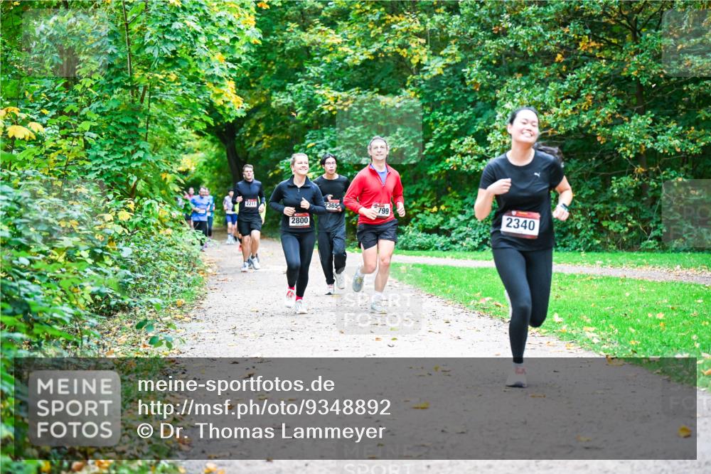 12.10.2025 - Bramfelder Halbmarathon 2025 Dr. Thomas Lammeyer http://msf.ph/oto/9348892 12.10.2025 10:28:56 Laufen 2211, 2800, 2365, 799, 2340 meine-sportfotos.de