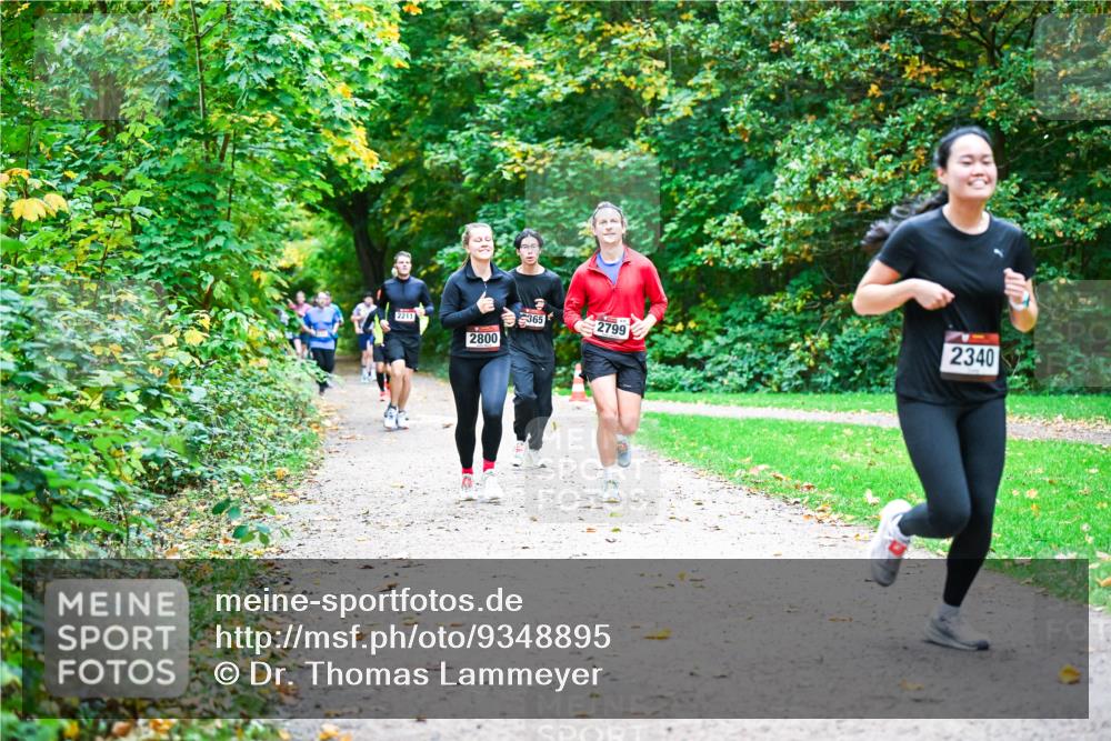 12.10.2025 - Bramfelder Halbmarathon 2025 Dr. Thomas Lammeyer http://msf.ph/oto/9348895 12.10.2025 10:28:56 Laufen 2211, 2800, 365, 2799, 2340 meine-sportfotos.de