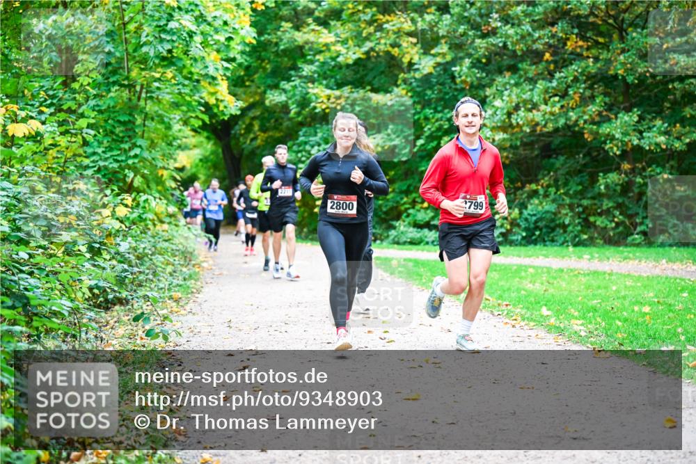 12.10.2025 - Bramfelder Halbmarathon 2025 Dr. Thomas Lammeyer http://msf.ph/oto/9348903 12.10.2025 10:28:58 Laufen 2211, 2800, 2799 meine-sportfotos.de