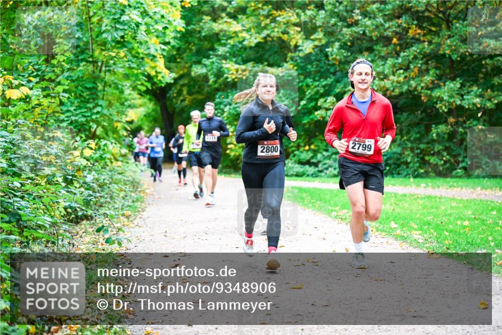 12.10.2025 - Bramfelder Halbmarathon 2025 Dr. Thomas Lammeyer http://msf.ph/oto/9348906 12.10.2025 10:28:58 Laufen 2211, 2800, 09, 2799 meine-sportfotos.de