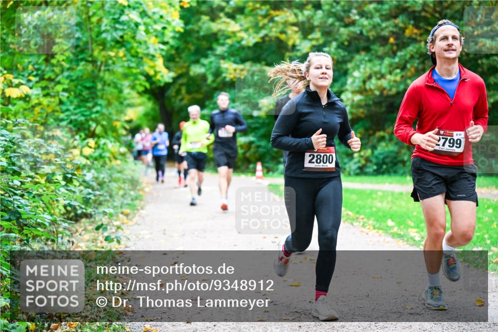 12.10.2025 - Bramfelder Halbmarathon 2025 Dr. Thomas Lammeyer http://msf.ph/oto/9348912 12.10.2025 10:28:59 Laufen 2800, 60, 799 meine-sportfotos.de