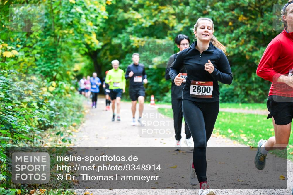 12.10.2025 - Bramfelder Halbmarathon 2025 Dr. Thomas Lammeyer http://msf.ph/oto/9348914 12.10.2025 10:28:59 Laufen 26, 2800 meine-sportfotos.de