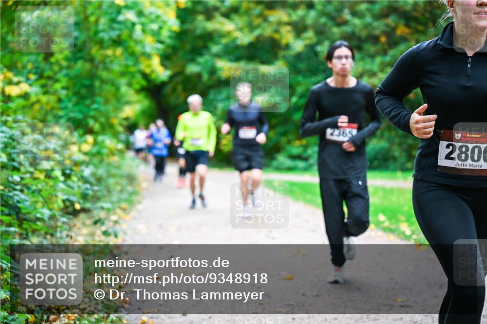 12.10.2025 - Bramfelder Halbmarathon 2025 Dr. Thomas Lammeyer http://msf.ph/oto/9348918 12.10.2025 10:29:00 Laufen 2365, 34, 2800 meine-sportfotos.de