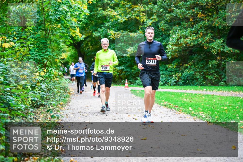 12.10.2025 - Bramfelder Halbmarathon 2025 Dr. Thomas Lammeyer http://msf.ph/oto/9348926 12.10.2025 10:29:01 Laufen 2211, 2201 meine-sportfotos.de