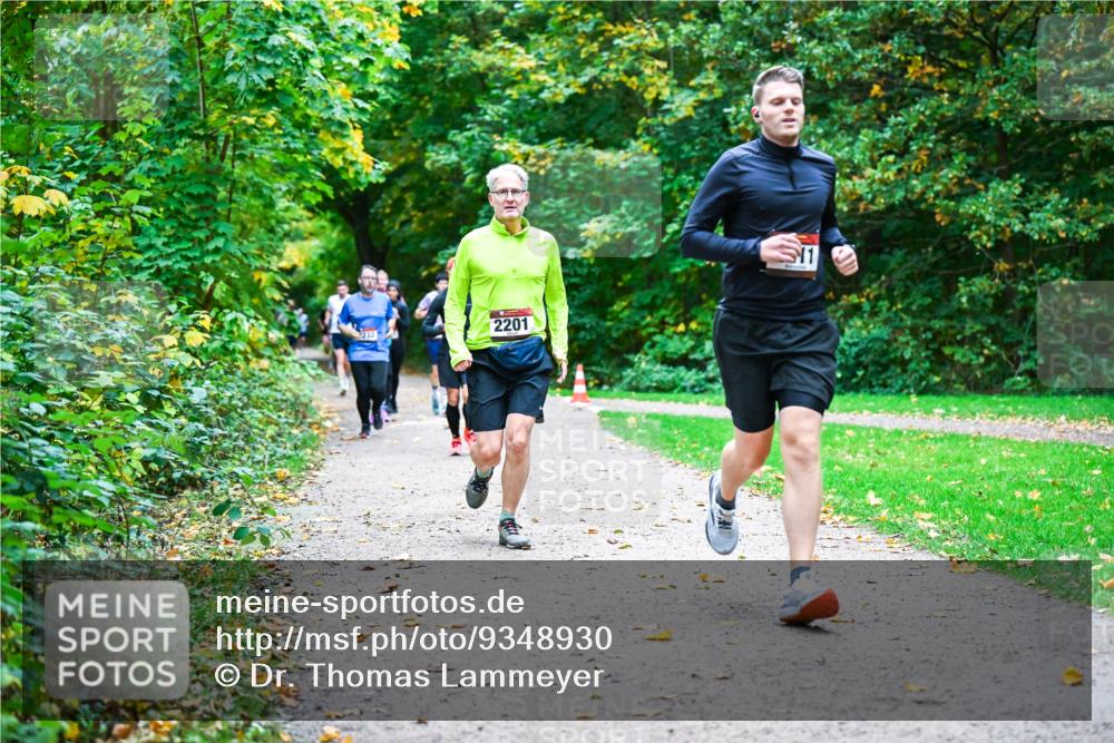 12.10.2025 - Bramfelder Halbmarathon 2025 Dr. Thomas Lammeyer http://msf.ph/oto/9348930 12.10.2025 10:29:01 Laufen 2201, 11 meine-sportfotos.de