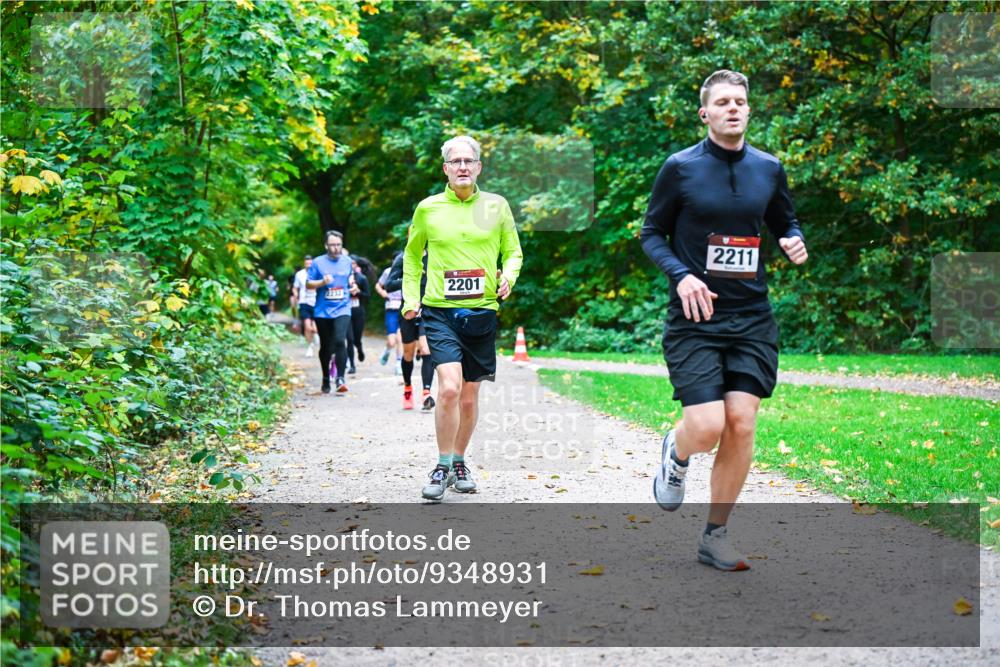 12.10.2025 - Bramfelder Halbmarathon 2025 Dr. Thomas Lammeyer http://msf.ph/oto/9348931 12.10.2025 10:29:02 Laufen 2201, 2211 meine-sportfotos.de