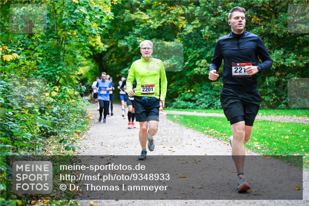 12.10.2025 - Bramfelder Halbmarathon 2025 Dr. Thomas Lammeyer http://msf.ph/oto/9348933 12.10.2025 10:29:02 Laufen 2201, 221 meine-sportfotos.de