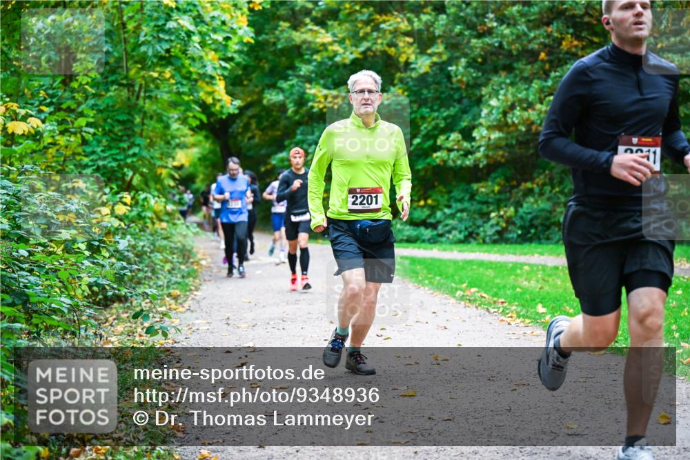 12.10.2025 - Bramfelder Halbmarathon 2025 Dr. Thomas Lammeyer http://msf.ph/oto/9348936 12.10.2025 10:29:02 Laufen 2201 meine-sportfotos.de