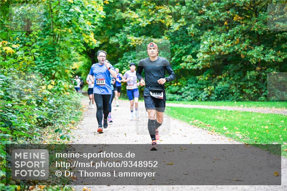 12.10.2025 - Bramfelder Halbmarathon 2025 Dr. Thomas Lammeyer http://msf.ph/oto/9348952 12.10.2025 10:29:05 Laufen 2232, 2202, 2380 meine-sportfotos.de
