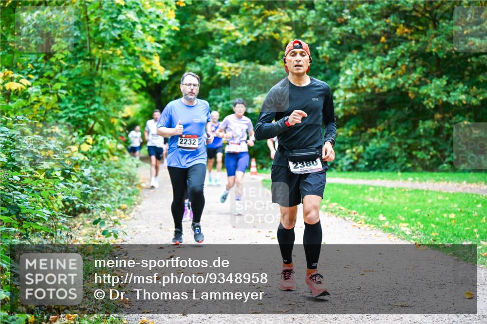 12.10.2025 - Bramfelder Halbmarathon 2025 Dr. Thomas Lammeyer http://msf.ph/oto/9348958 12.10.2025 10:29:06 Laufen 2232, 2380 meine-sportfotos.de