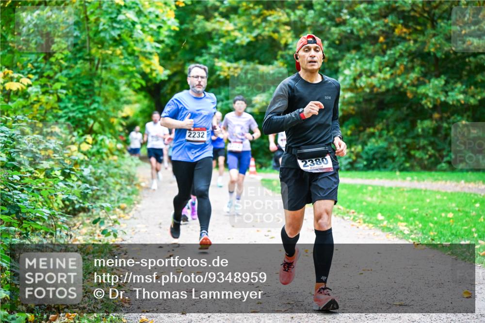 12.10.2025 - Bramfelder Halbmarathon 2025 Dr. Thomas Lammeyer http://msf.ph/oto/9348959 12.10.2025 10:29:06 Laufen 2232, 2380 meine-sportfotos.de
